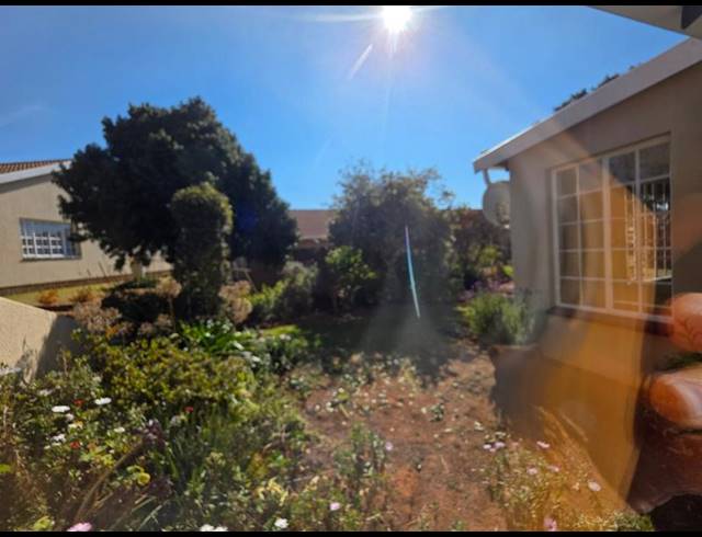 2 BEDROOM TOWNHOUSE FOR SALE IN RANDPOORT